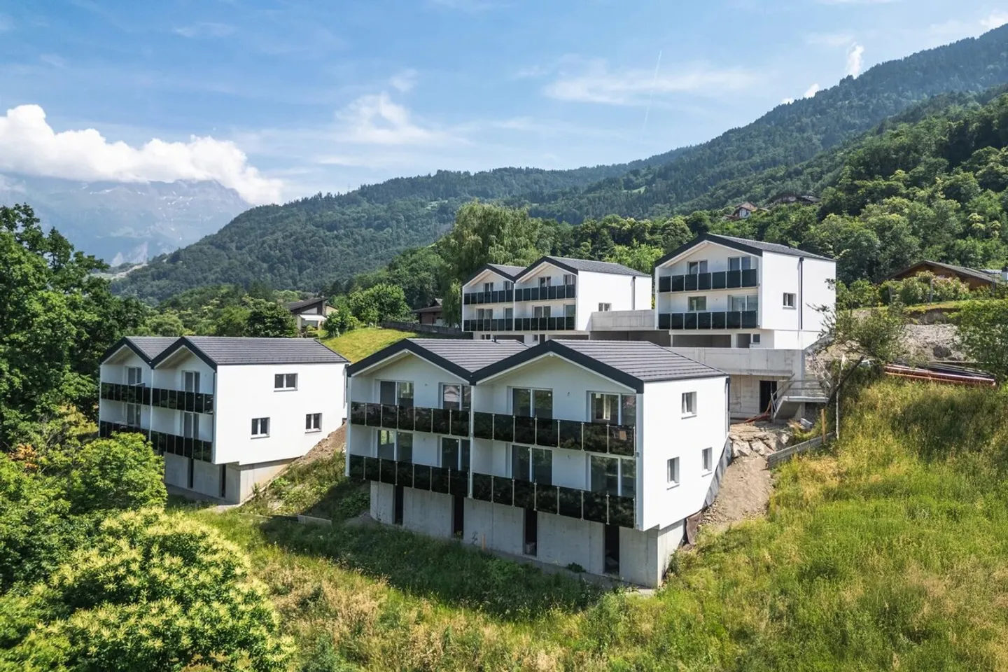 Nouvelle maison spacieuse avec 4,5 ou 5,5 pièces - Photo 12 sur 13