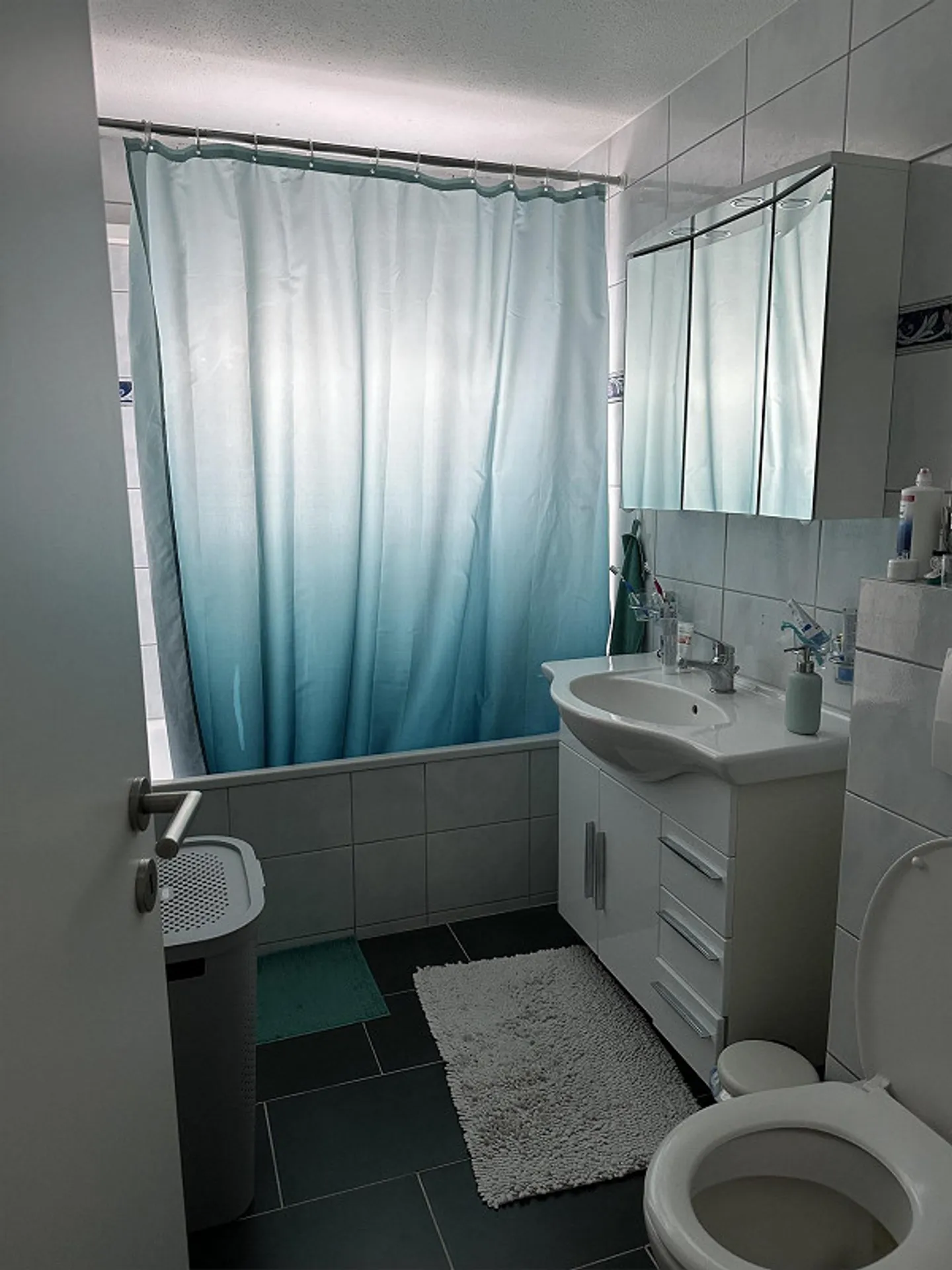 Appartement 4 pièces comme neuf avec balcon - Photo 10 sur 11