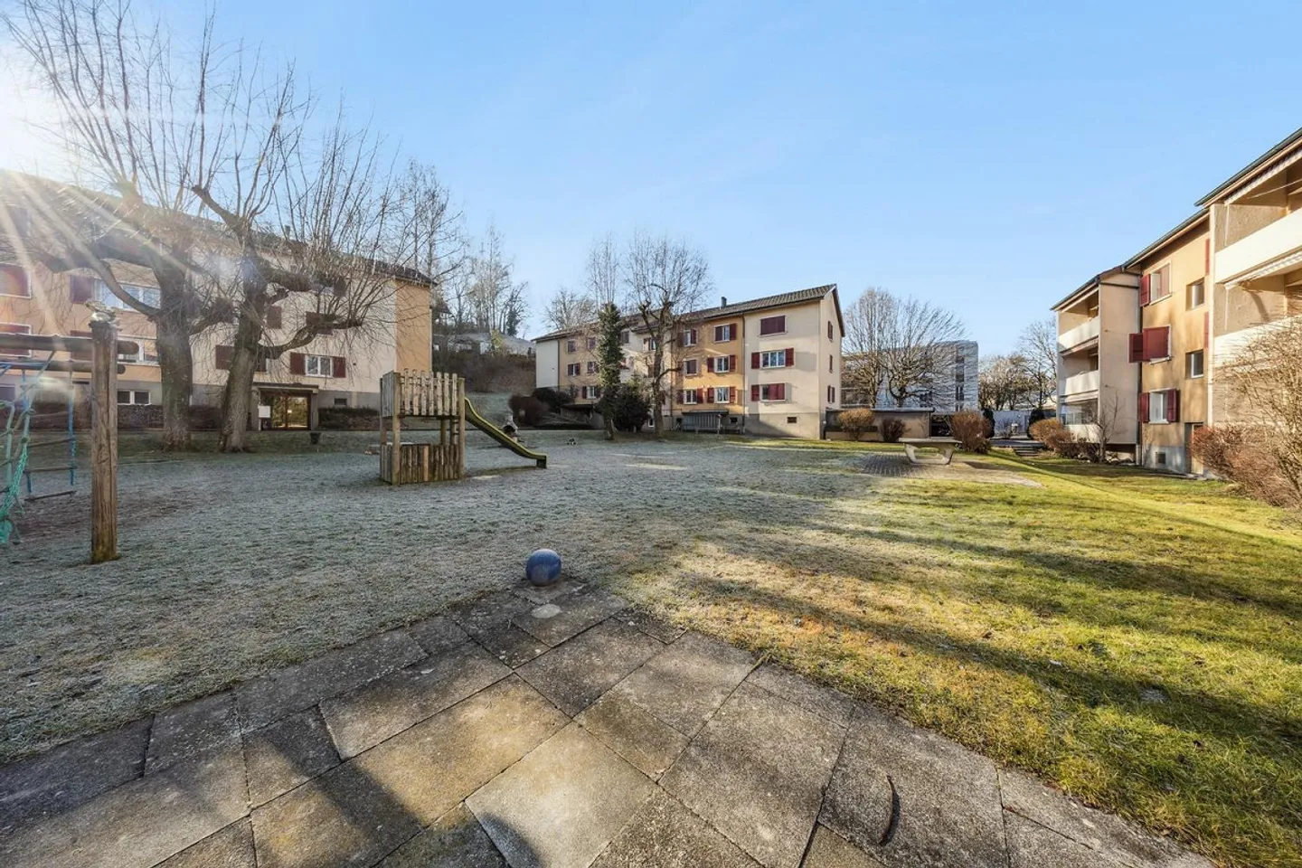 Vivre dans le vert dans un appartement entièrement rénové - Photo 2 sur 10