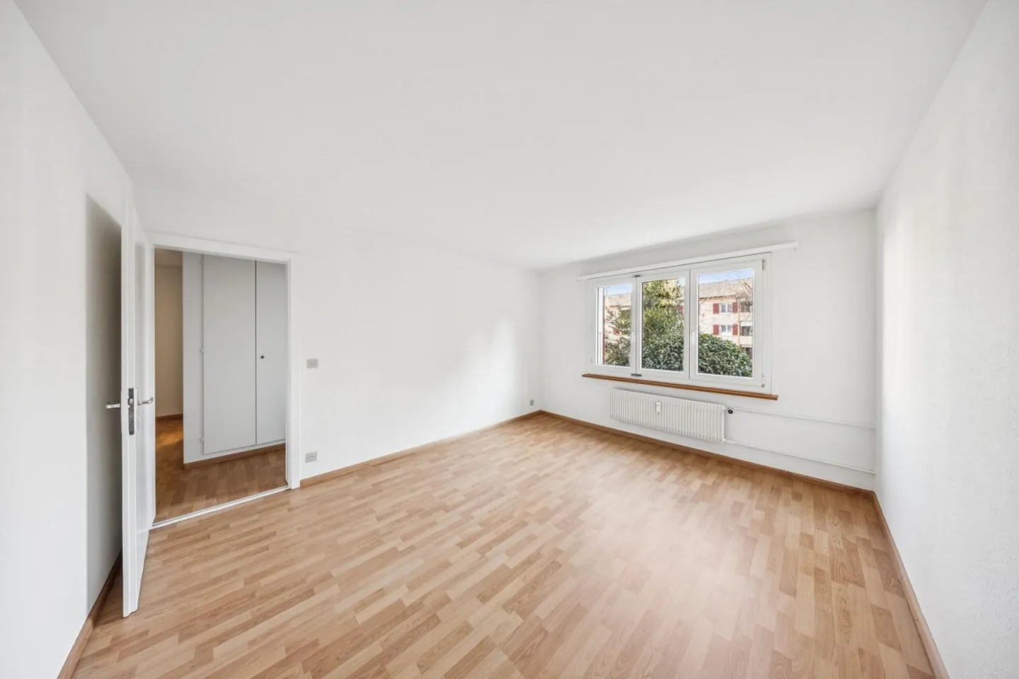 Vivre dans le vert dans un appartement entièrement rénové - Photo 7 sur 10