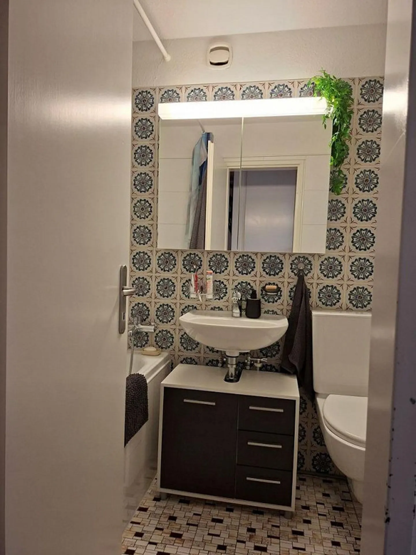 Bright apartment with appealing room layout - Top of Endingen - Photo 3 of 6