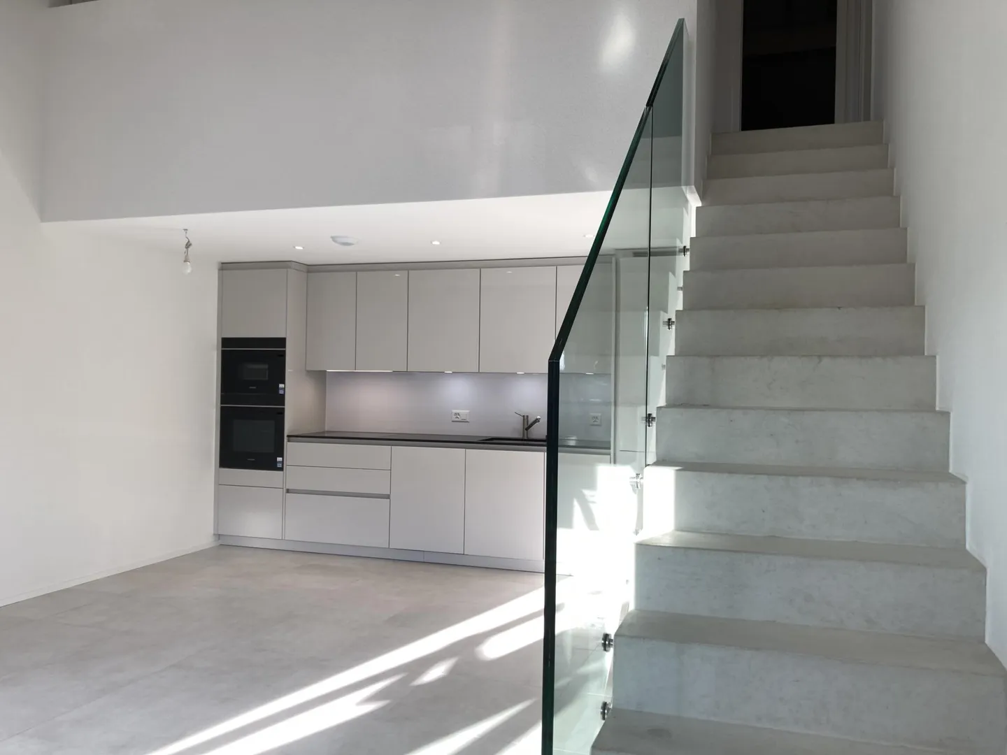 Wunderschöne 2½-Zimmer-Duplexwohnung mit großer Mezzanine - Foto 1 von 5