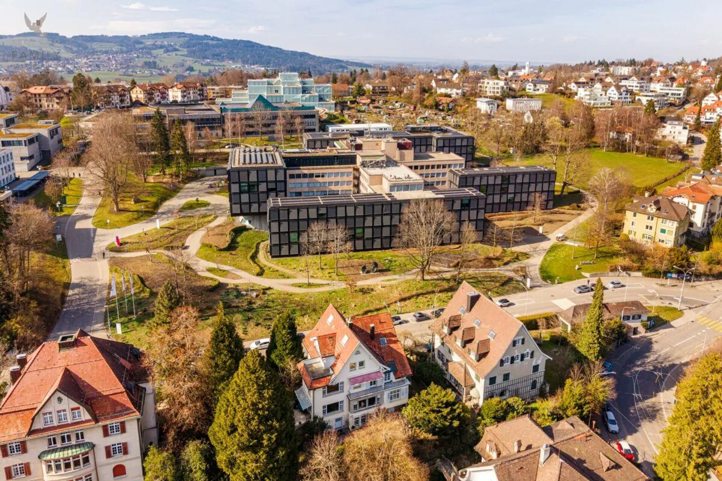 Villa représentative de style Art Nouveau (avec 4 appartements) dans un emplacement privilégié sur Rosenberg - Photo 2 sur 13