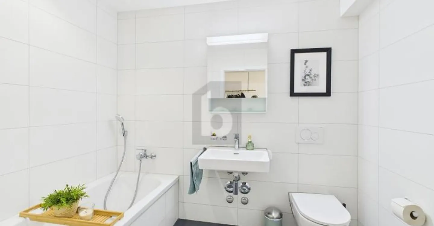ATTRACTIVE MAISONETTE WITH 4.3% NET YIELD - Photo 3 of 5