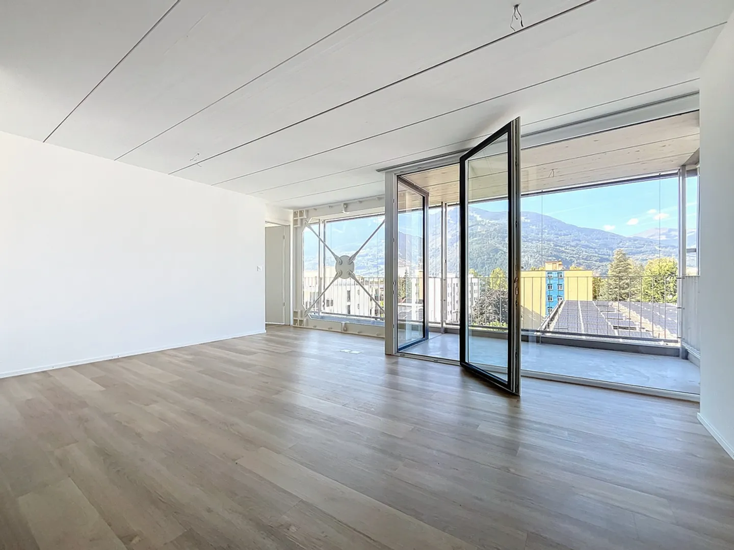 3.5 Room Apartment - Photo 3 of 7