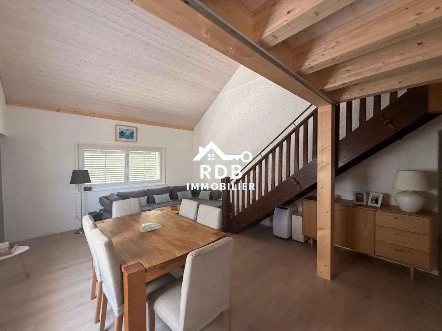 RAVISSANT DUPLEX 3.5 PIÈCES RÉNOVÉ EN 2025, AU CUR DE LA NATURE - Photo 2 sur 13