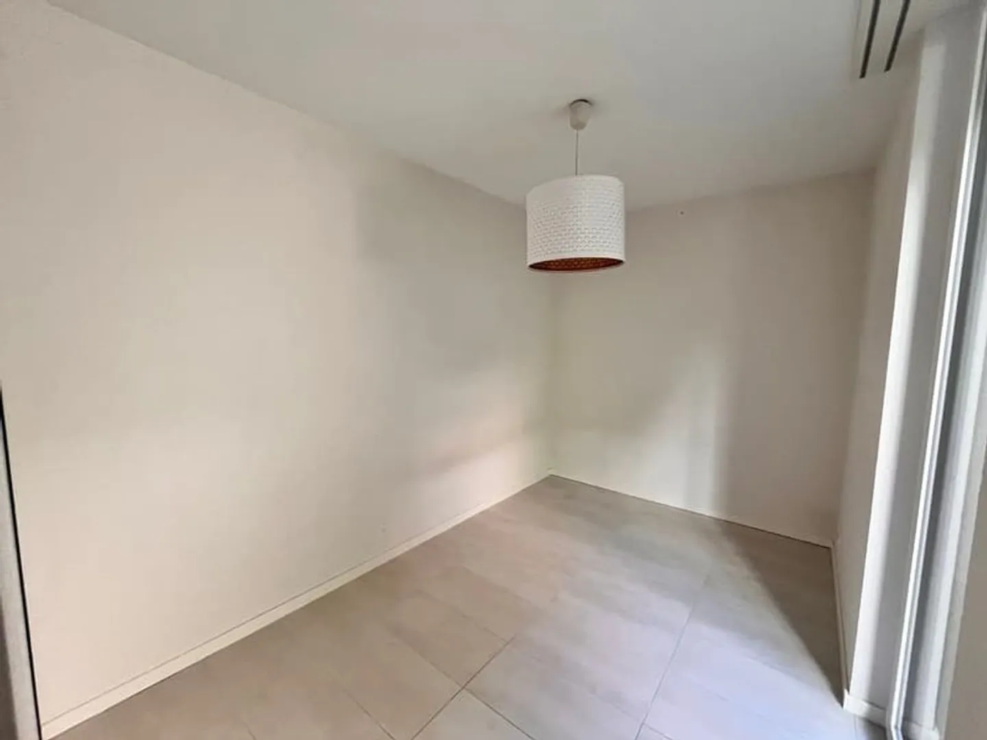 Apartment for rent - Photo 2 of 6