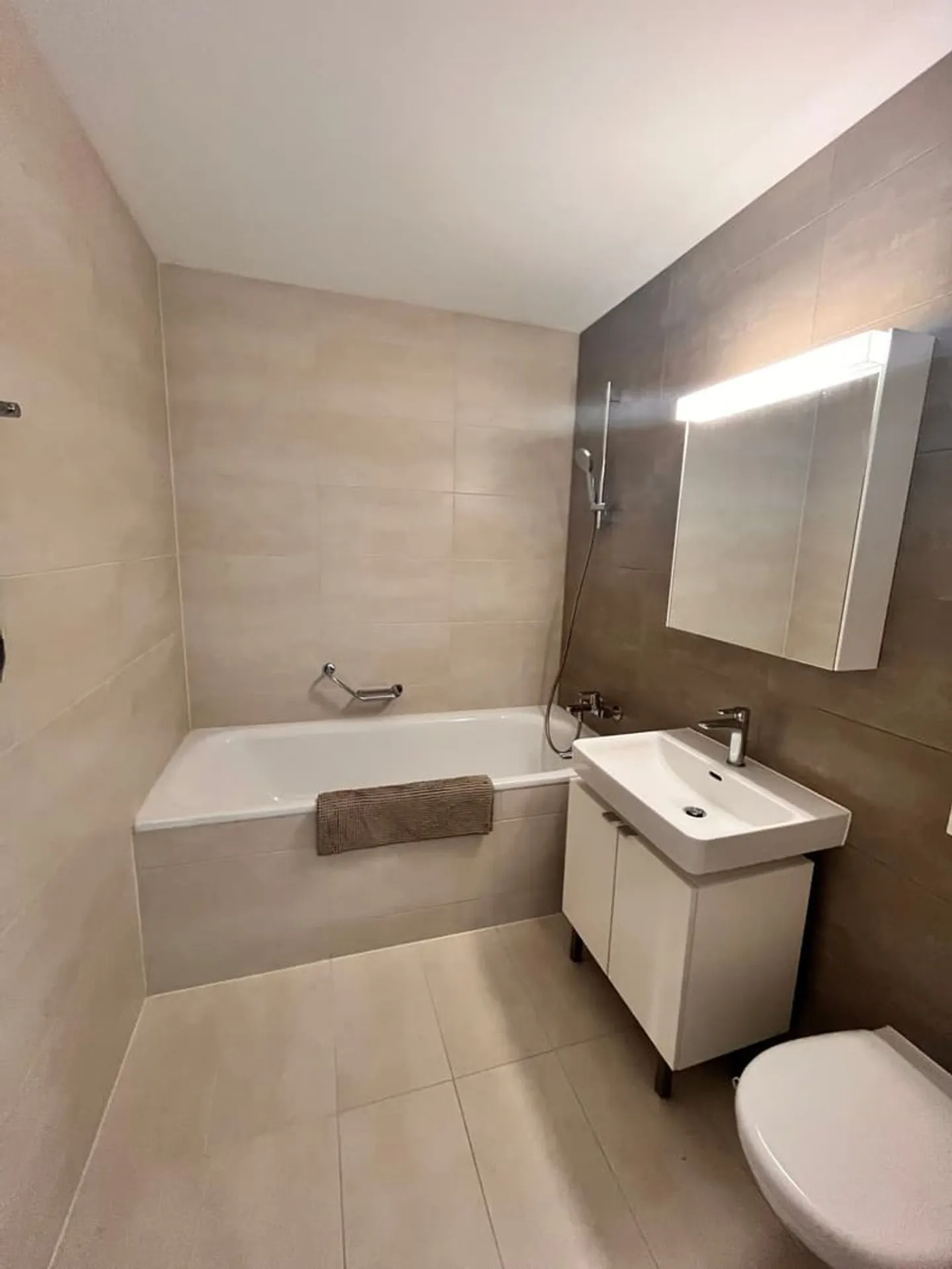 Apartment for rent - Photo 4 of 6