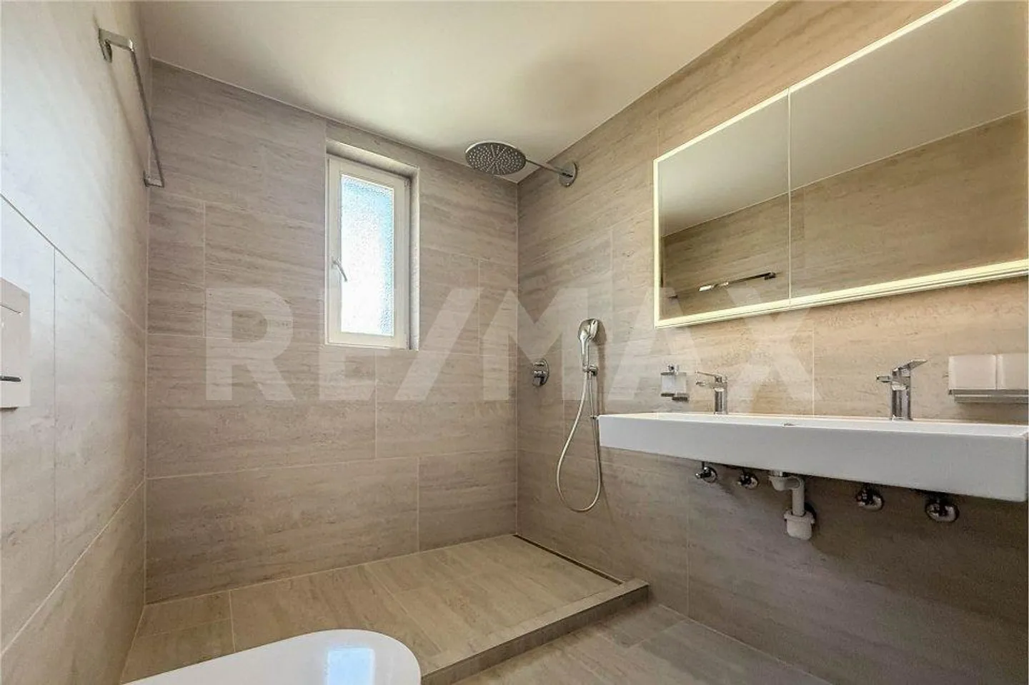 Appartement 4.5 pièces fraîchement rénové à louer à Hornussen - Photo 6 sur 13