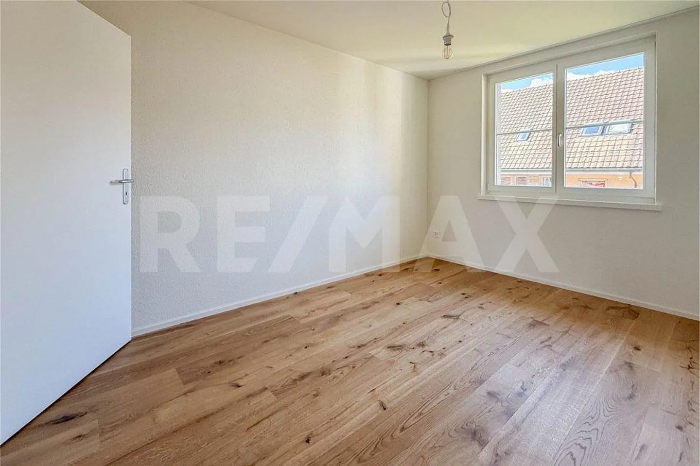 Appartement 4.5 pièces fraîchement rénové à louer à Hornussen - Photo 7 sur 13