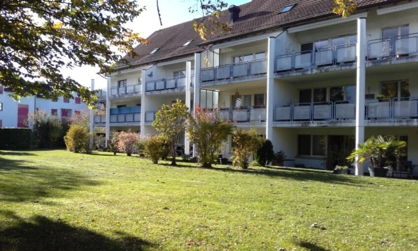 Ampio appartamento di 3,5 locali nel centro di Glattfelden - Foto 1 di 5