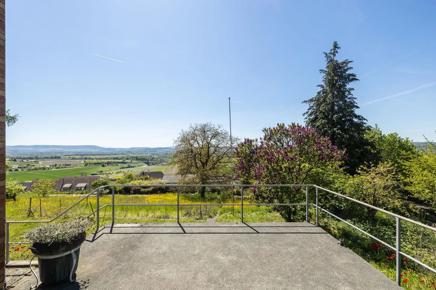 Opportunité d'investissement avec vue panoramique dégagée - Photo 3 sur 12