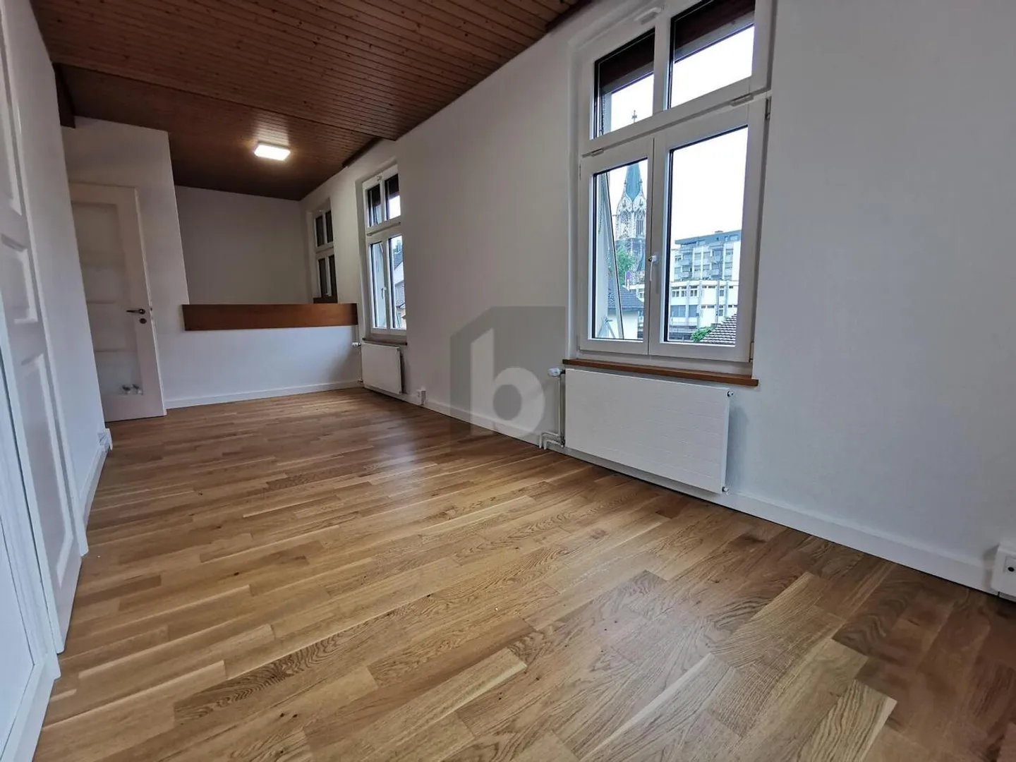 GROSSZÜGIG UND ZENTRAL - Foto 5 von 6