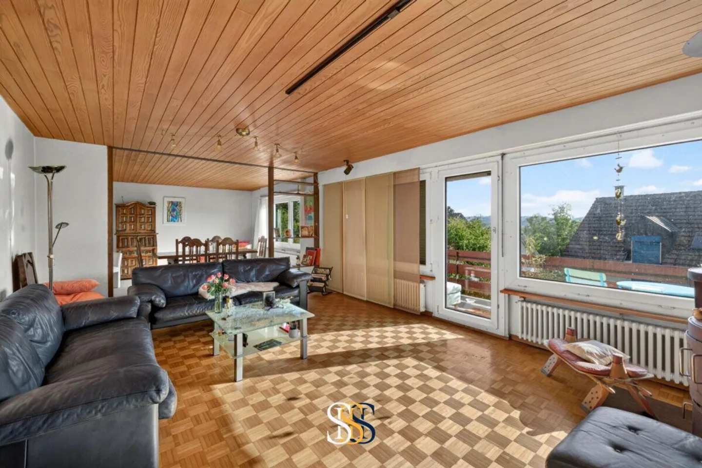 Affascinante casa unifamiliare con vista e grande giardino - Foto 7 di 17