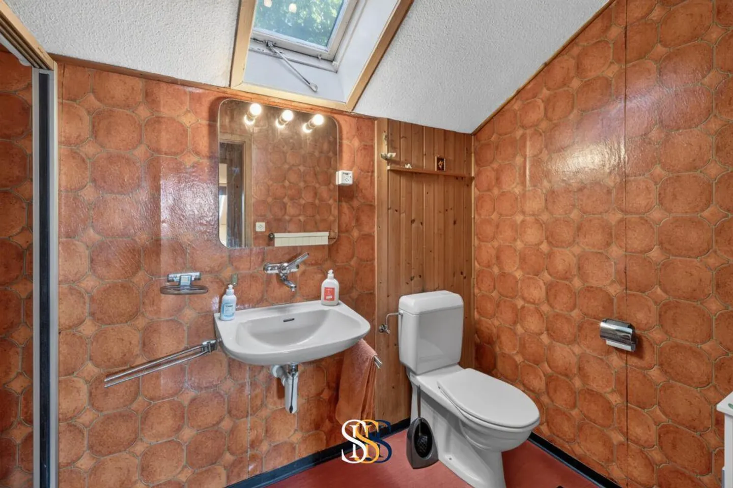Affascinante casa unifamiliare con vista e grande giardino - Foto 14 di 17