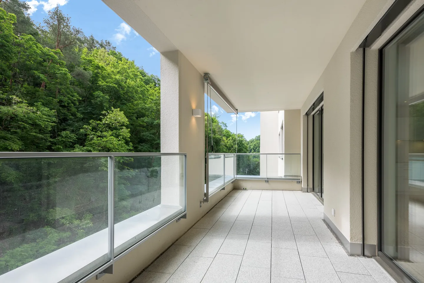 Modern 3.5-Room Apartment - Photo 8 of 8