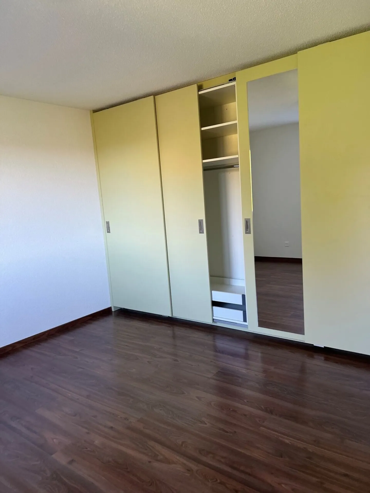 Geräumige Wohnung mit Terrassen - Foto 4 von 6