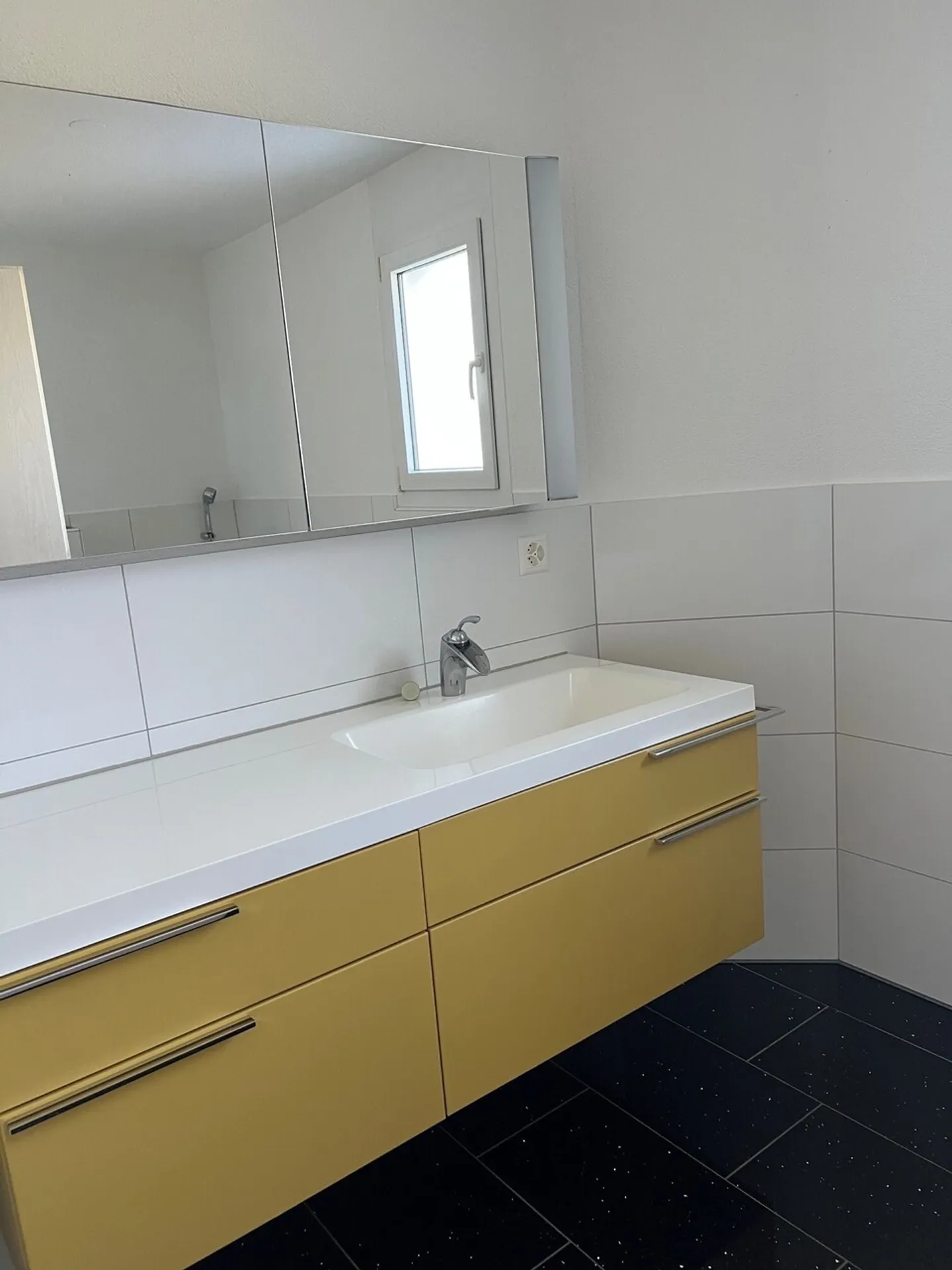 Geräumige Wohnung mit Terrassen - Foto 5 von 6