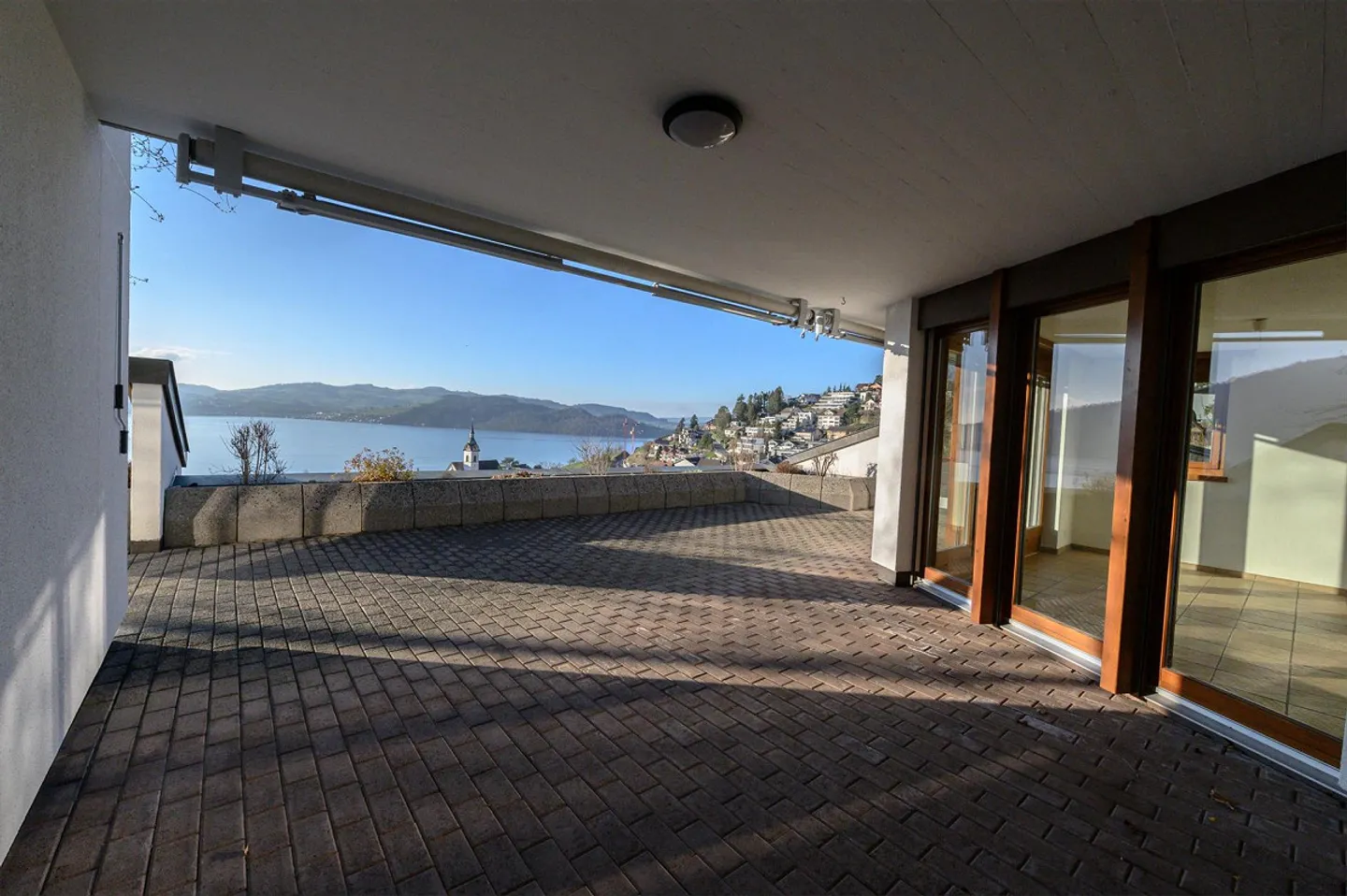 Terrassenwohnung mit Seesicht - Foto 3 von 8