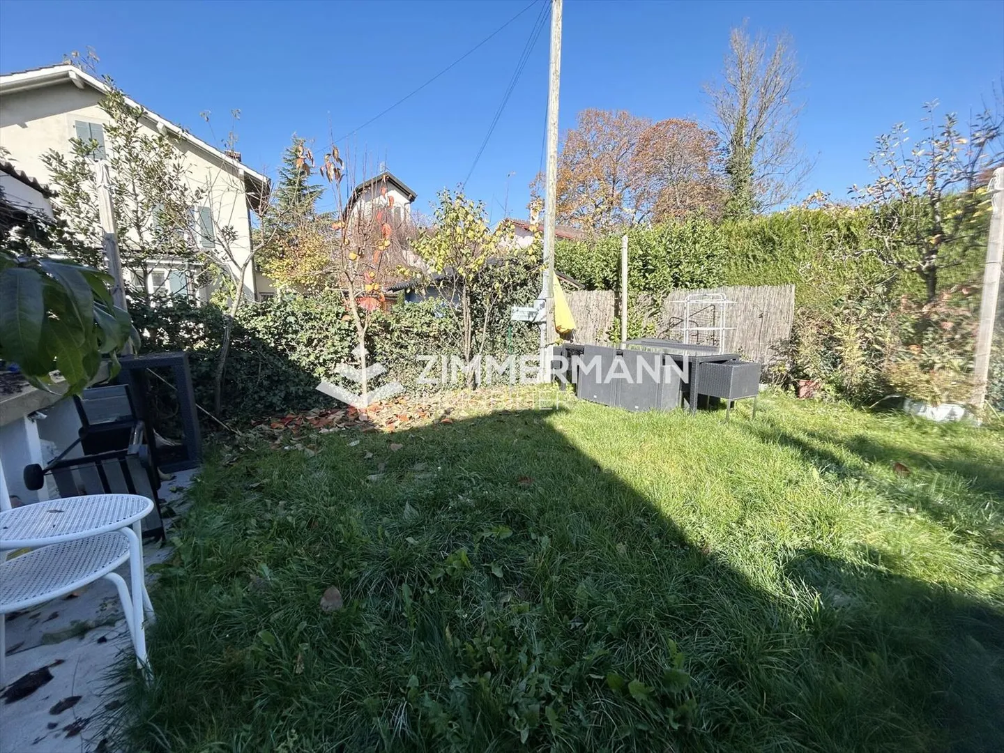 Maison spacieuse avec véranda, jardin et dépendance - à quelques minutes de Genève - Photo 1 sur 8