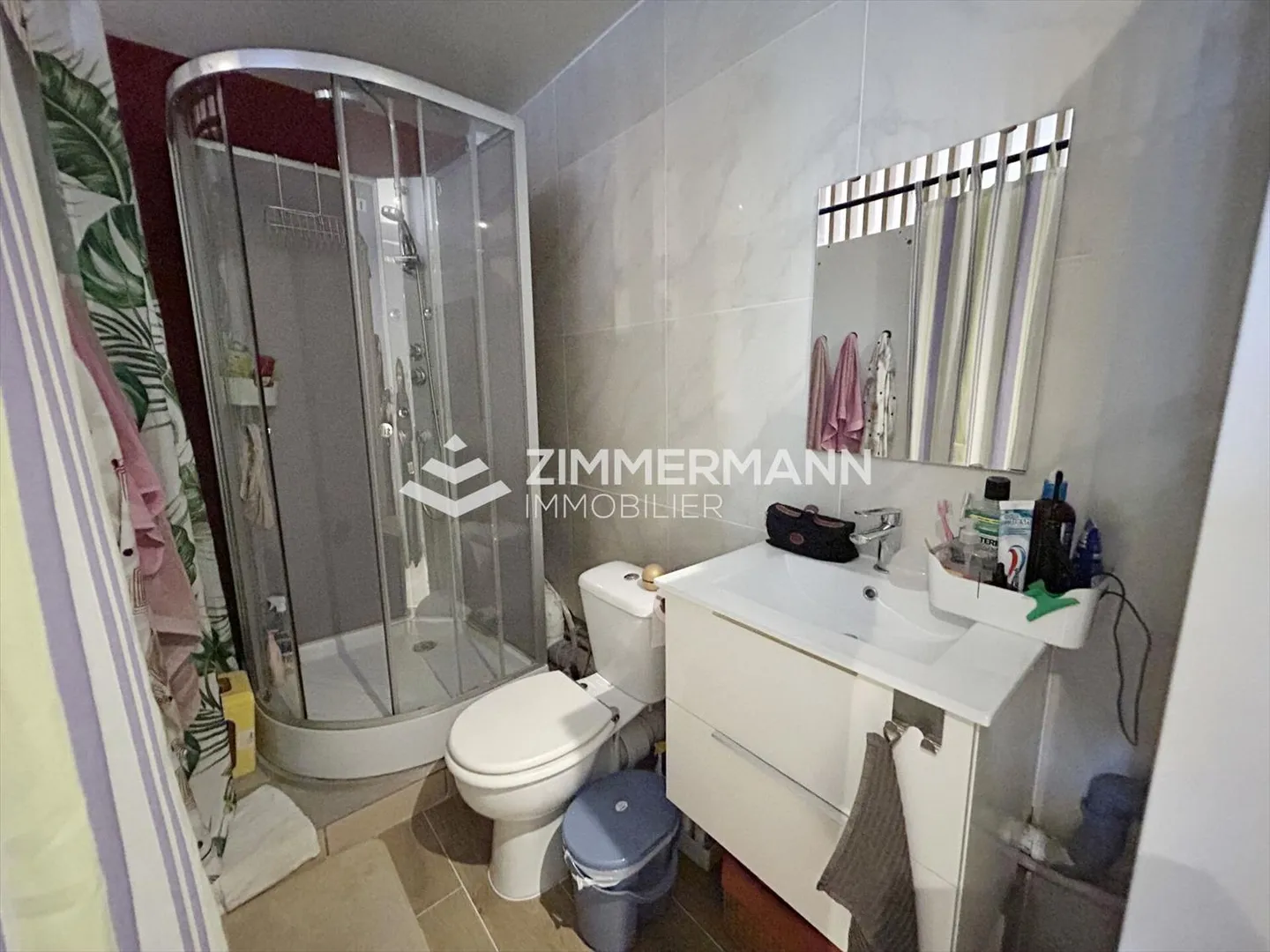 Maison spacieuse avec véranda, jardin et dépendance - à quelques minutes de Genève - Photo 8 sur 8