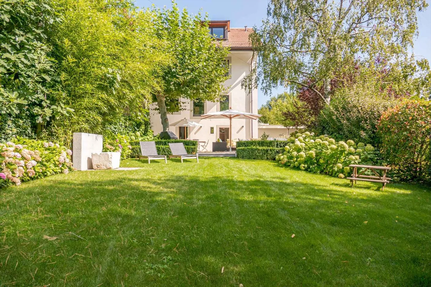 Casa completamente ristrutturata in un contesto bucolico a Vandoeuvres - Foto 13 di 13