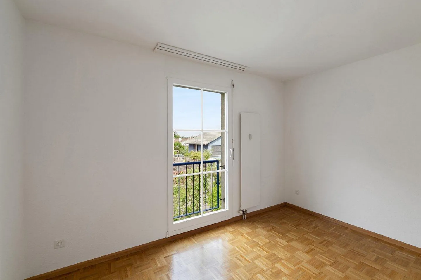 Moderno appartamento di 3,5 stanze con balcone ad Arlesheim - Foto 6 di 10