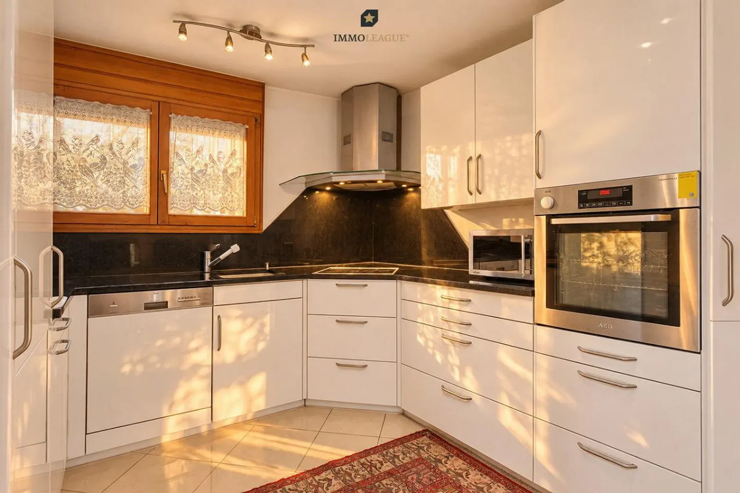 La tua casa con vista mozzafiato e piena di possibilità. - Foto 4 di 12