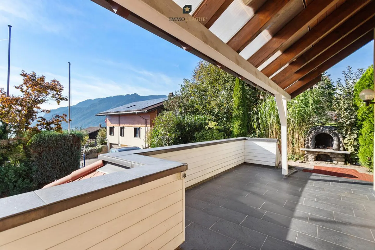 La tua casa con vista mozzafiato e piena di possibilità. - Foto 1 di 12