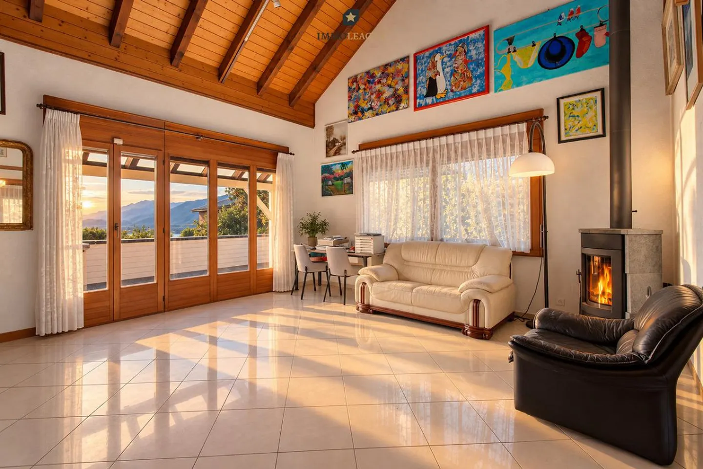 La tua casa con vista mozzafiato e piena di possibilità. - Foto 2 di 12
