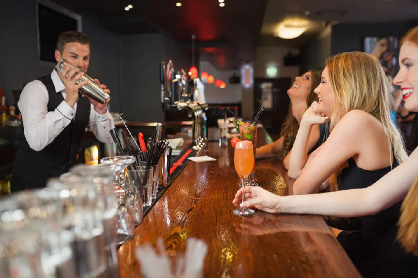 LOUNGE-BAR ZU ÜBERGEBEN - Foto 1 von 1