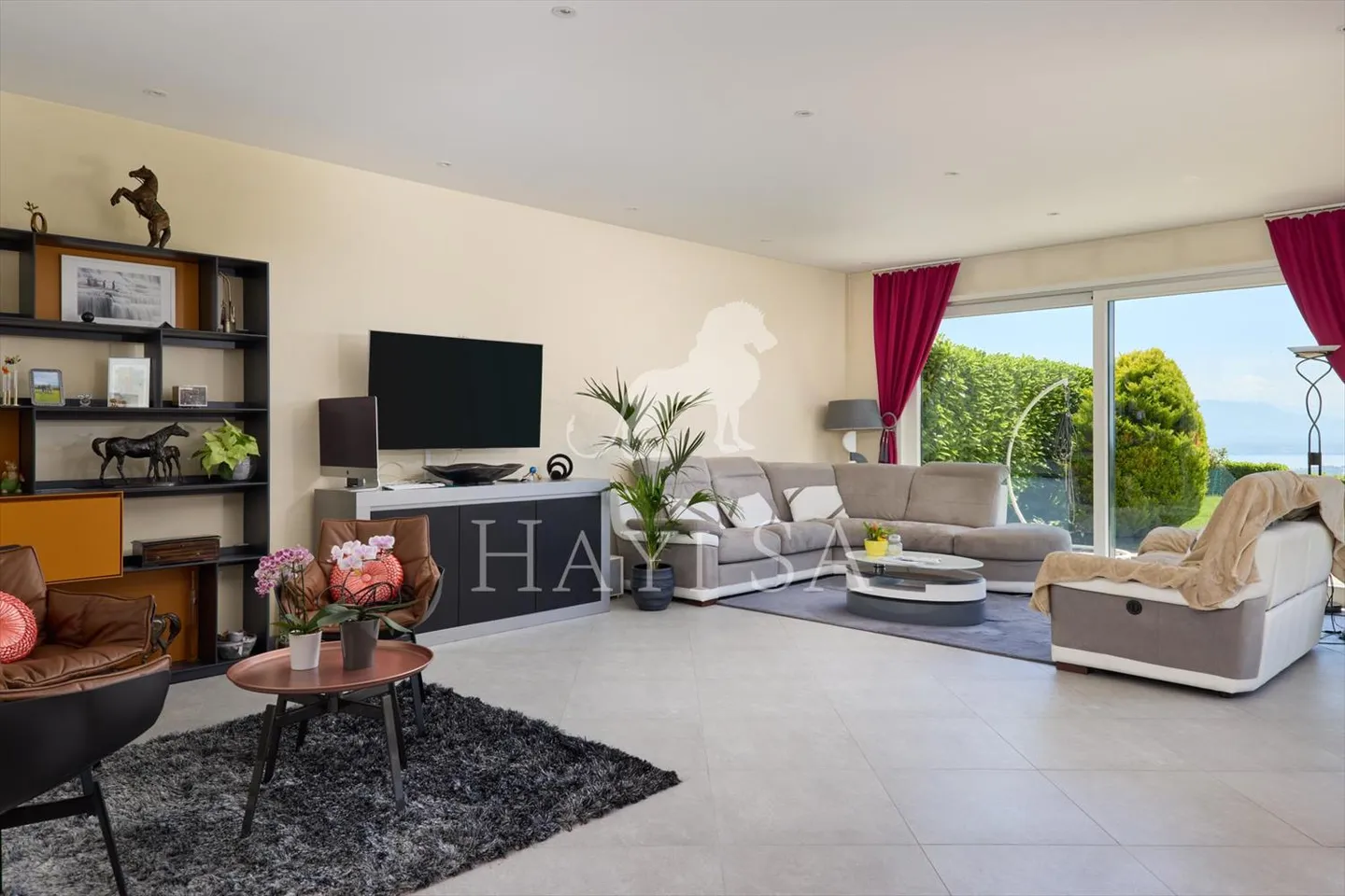 Luxueux appartement avec vue panoramique sur le lac et les Alpes - Photo 2 sur 12