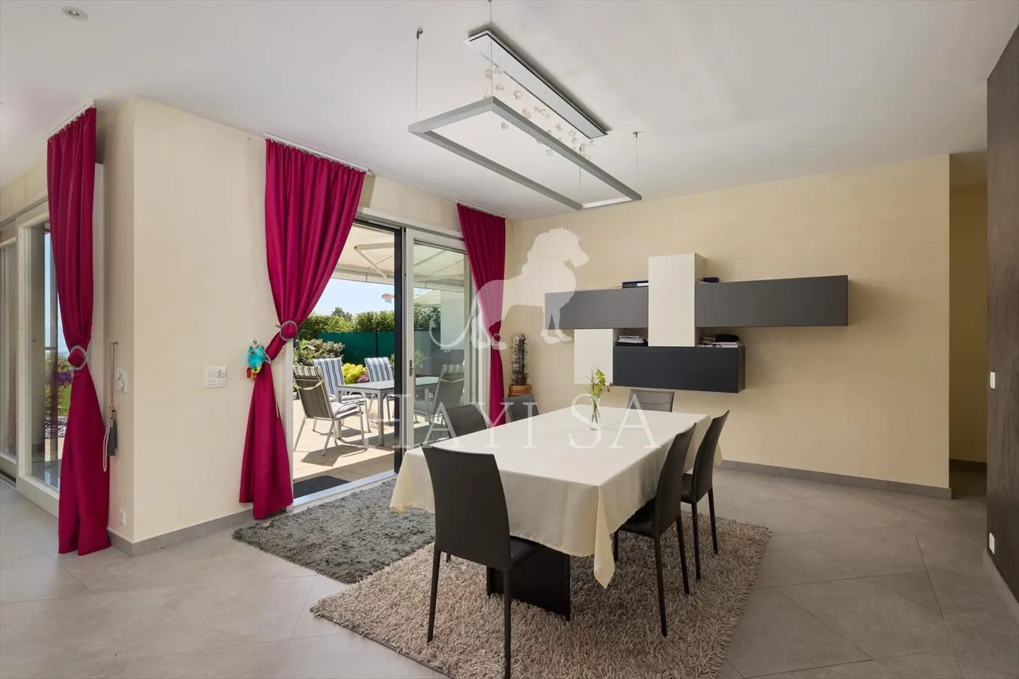 Luxueux appartement avec vue panoramique sur le lac et les Alpes - Photo 9 sur 12