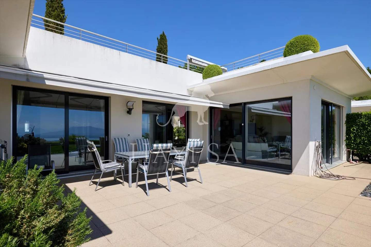 Luxueux appartement avec vue panoramique sur le lac et les Alpes - Photo 11 sur 12