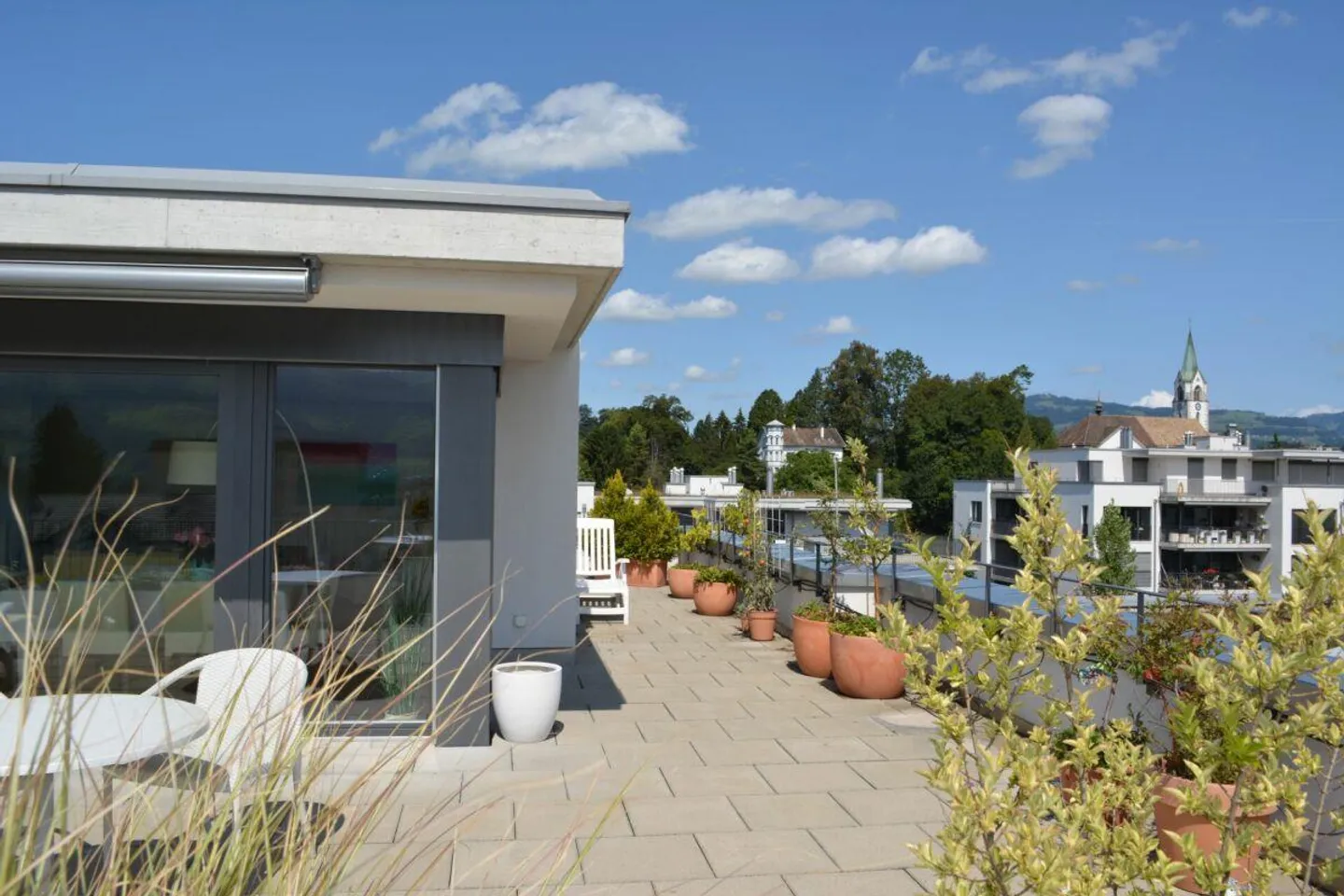 Beautiful 5 1/2-room penthouse apartment with fireplace is looking for YOU! - Photo 11 of 12