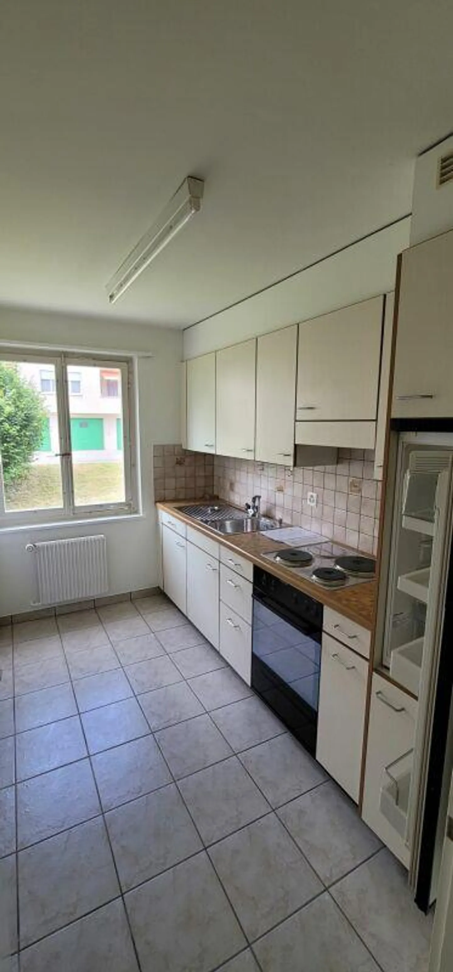 Appartement spacieux et élégant avec balcon ! - Photo 2 sur 7