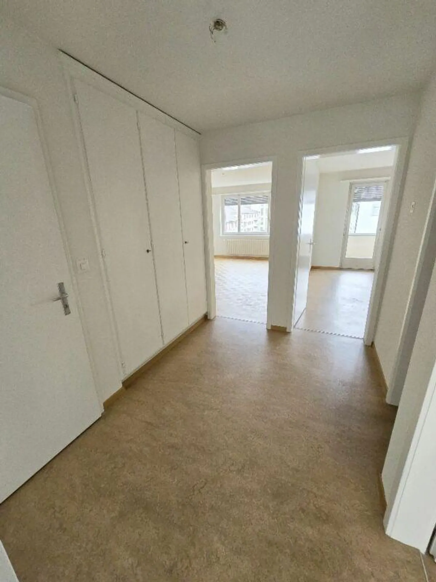 Appartement spacieux et élégant avec balcon ! - Photo 6 sur 7