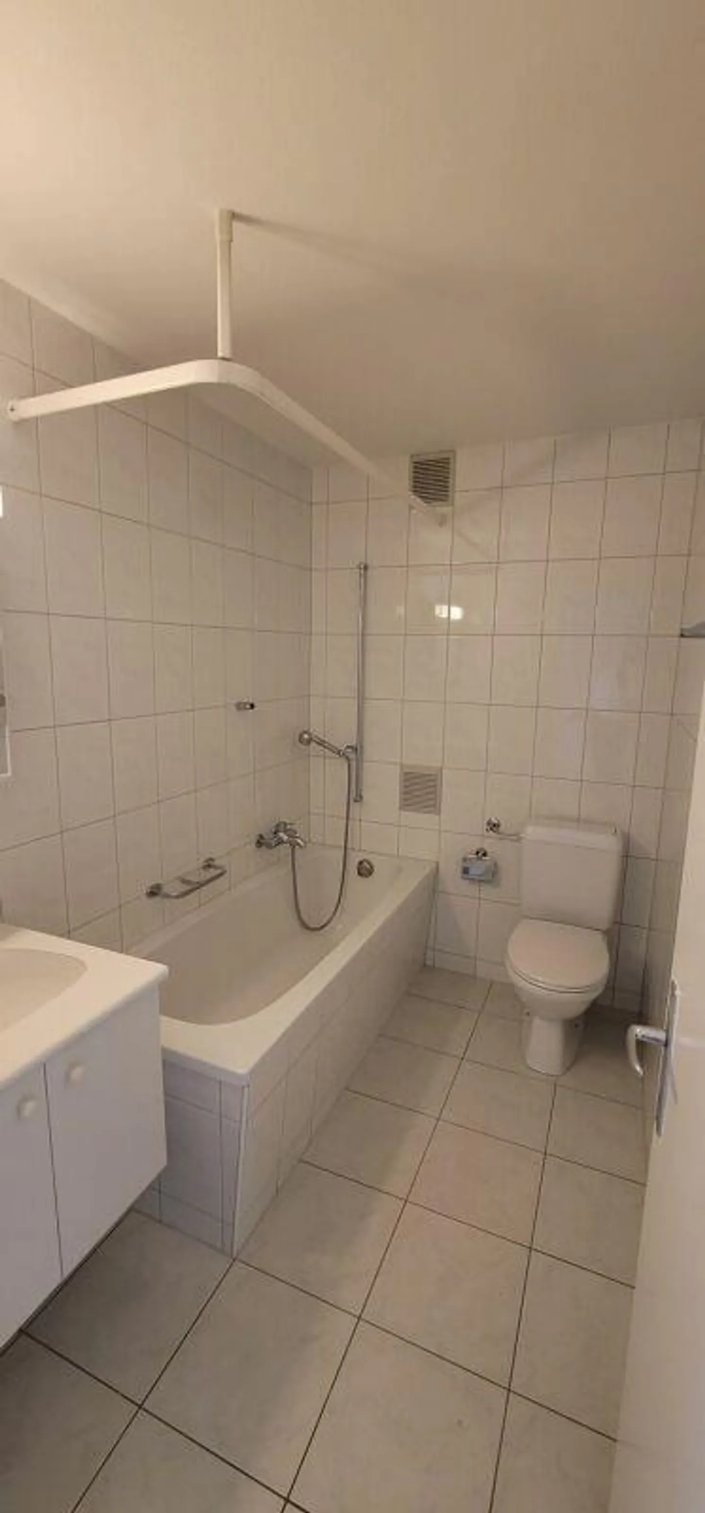 Appartement spacieux et élégant avec balcon ! - Photo 7 sur 7
