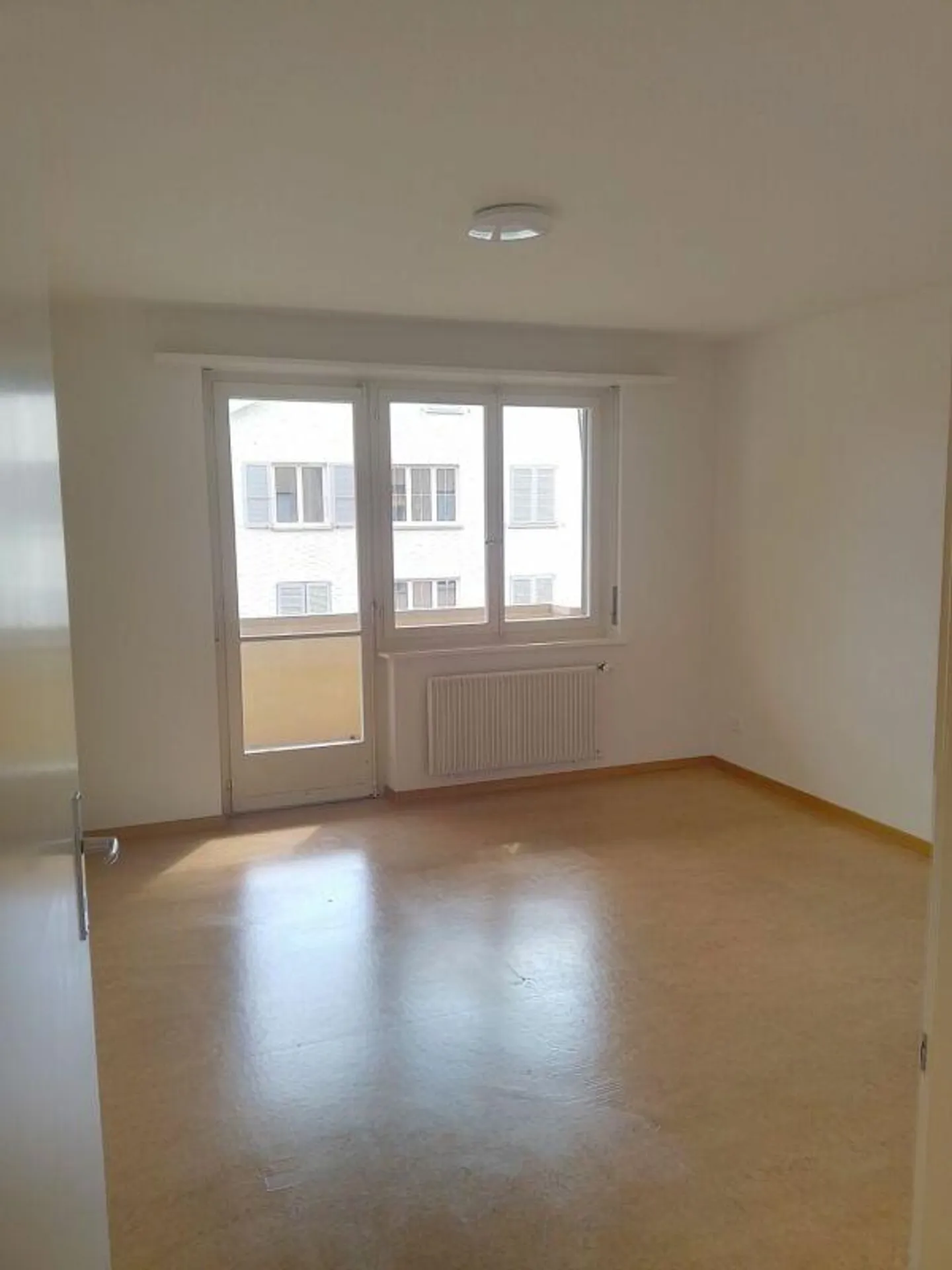 Appartement spacieux et élégant avec balcon ! - Photo 4 sur 7