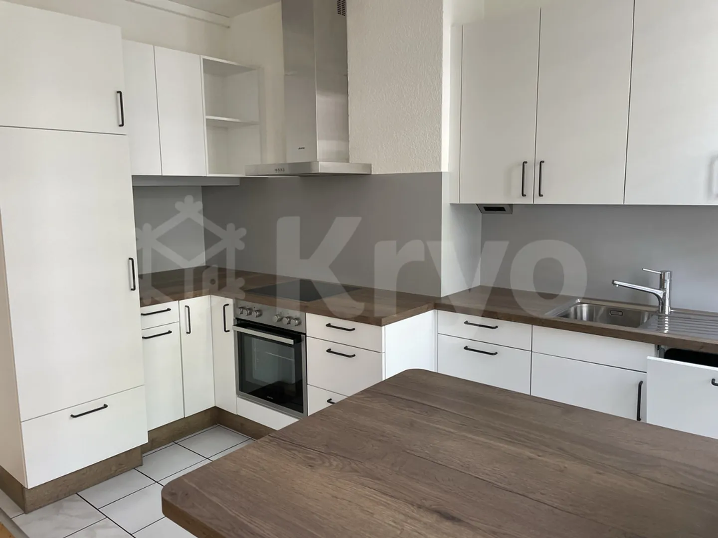 Charming City Center Apartment - Photo 2 of 9