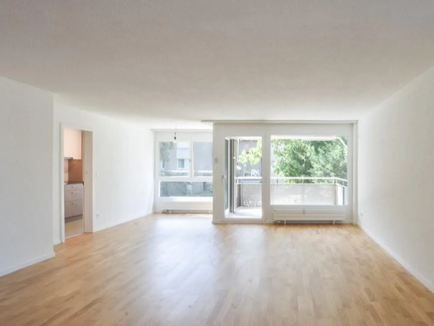 Renovated 3.5-room apartment for rent! - Photo 1 of 7