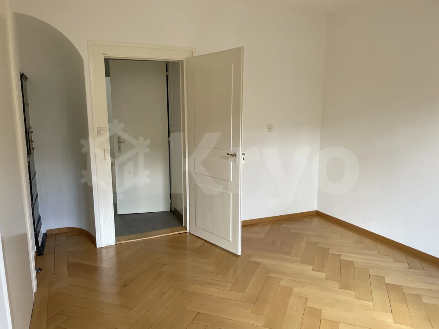Charming City Center Apartment - Photo 6 of 9