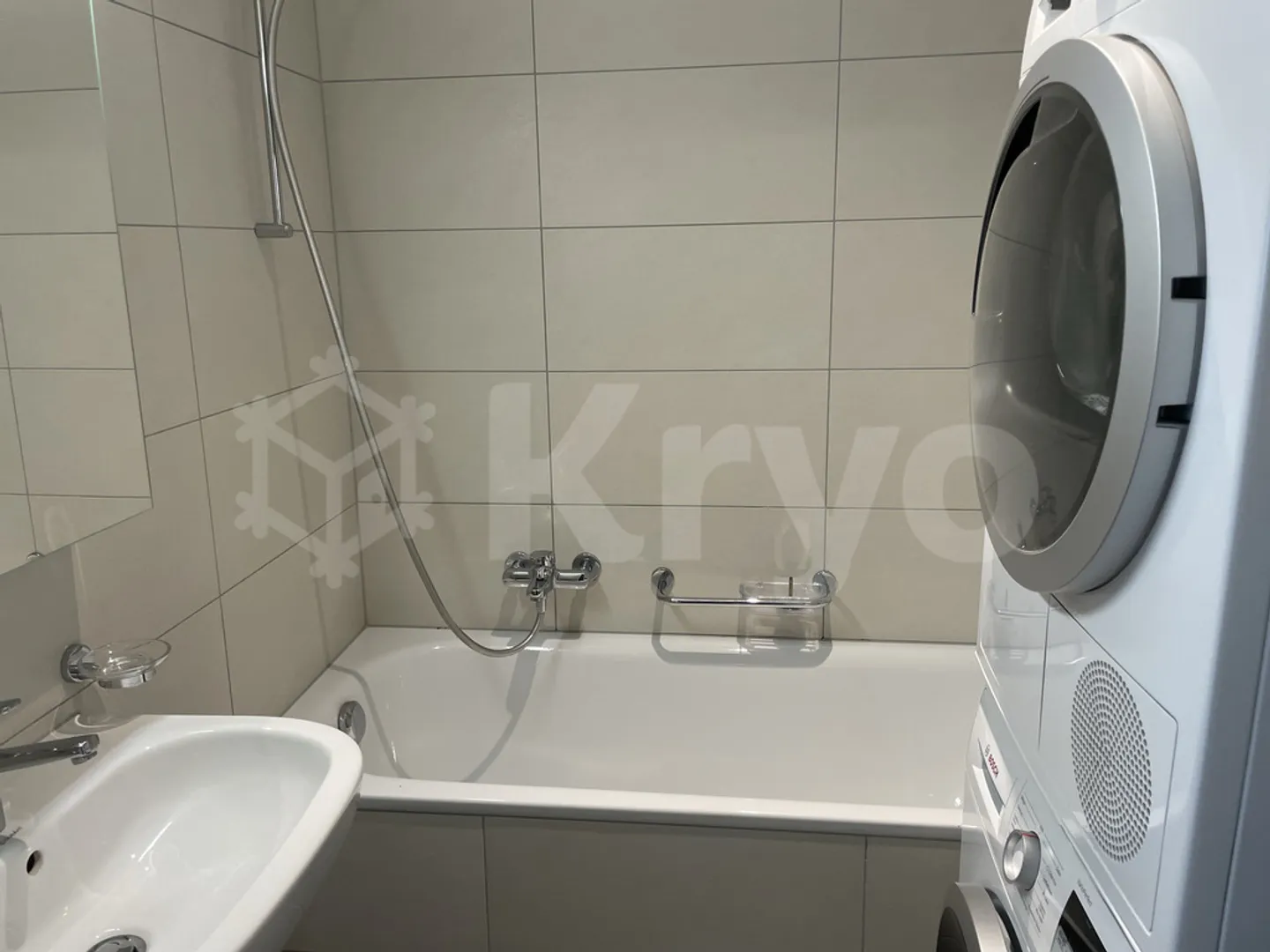 Charming City Center Apartment - Photo 9 of 9