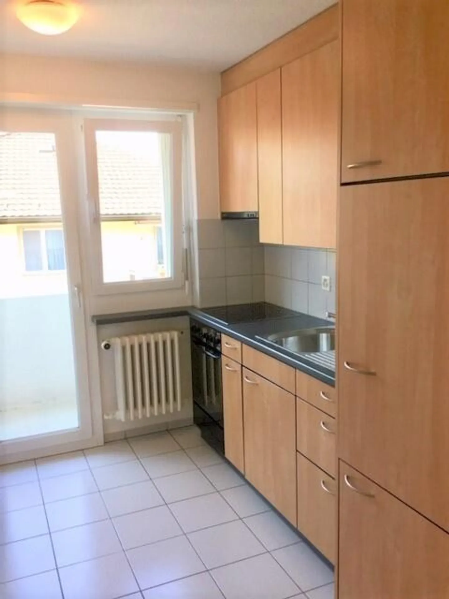 Charmante appartement 1 pièce dans un emplacement central - Photo 2 sur 5