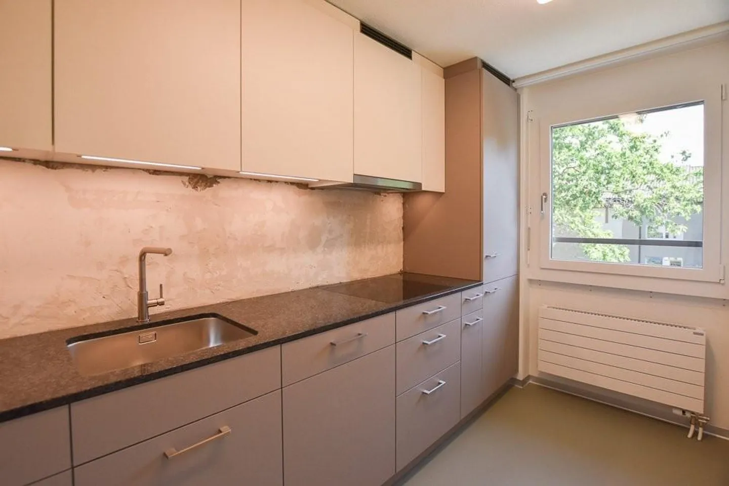Renovated 3.5-room apartment for rent! - Photo 3 of 7