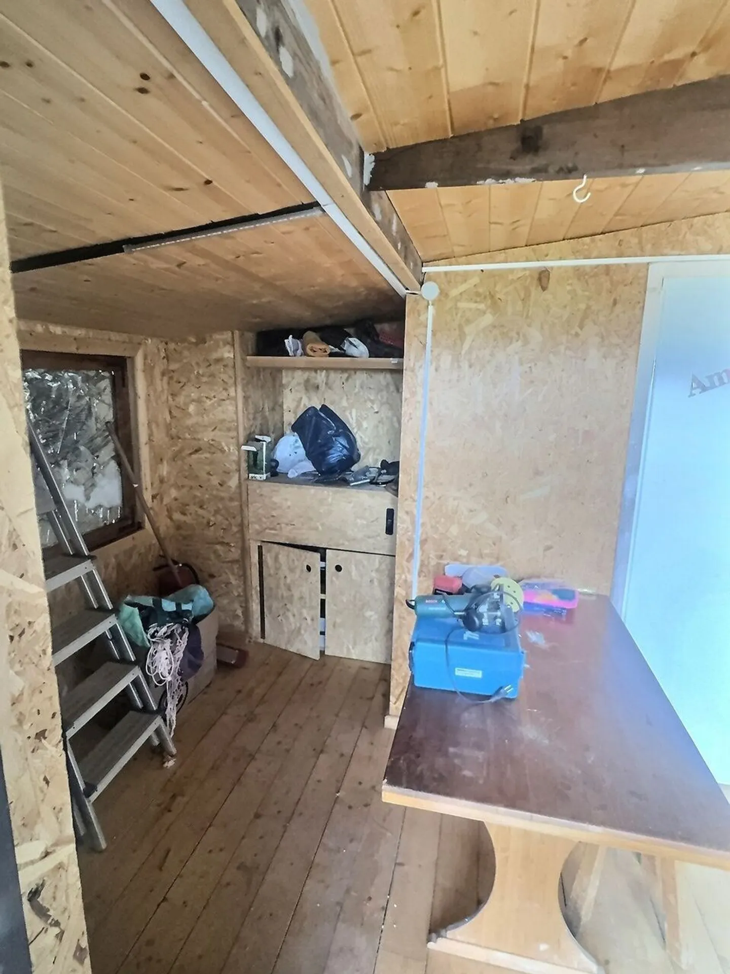 1 Room House - Photo 8 of 10
