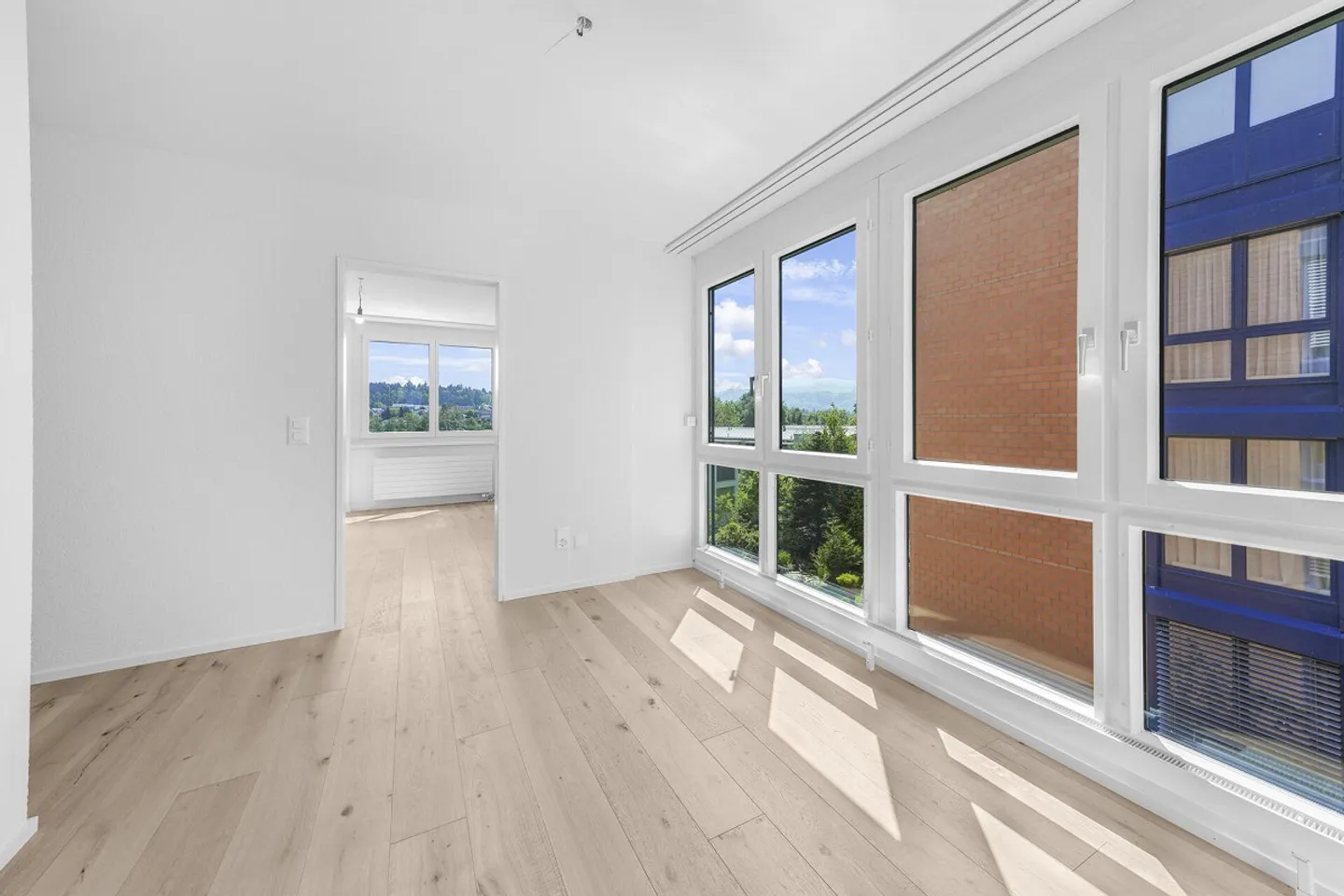 Modernes Apartment mit Balkonen - Foto 11 von 16