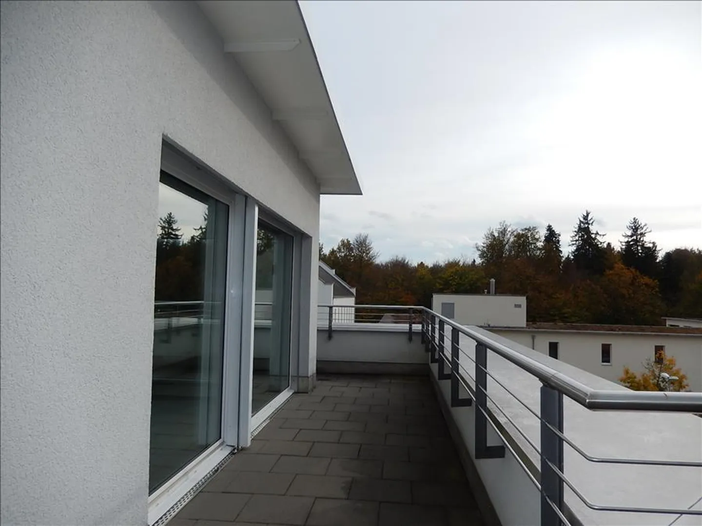 Bright Apartment with Terrace - Photo 10 of 11