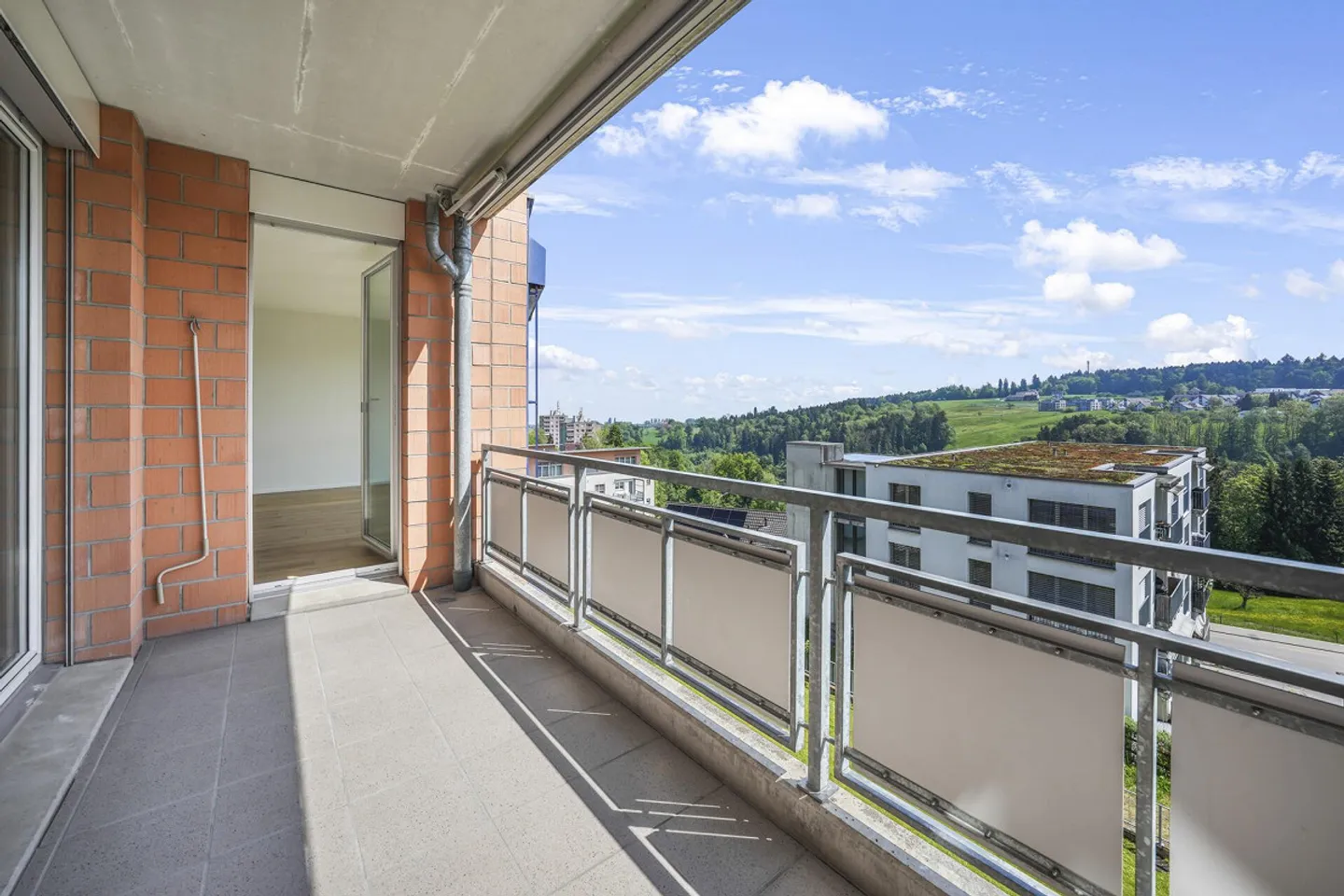 Modernes Apartment mit Balkonen - Foto 14 von 16
