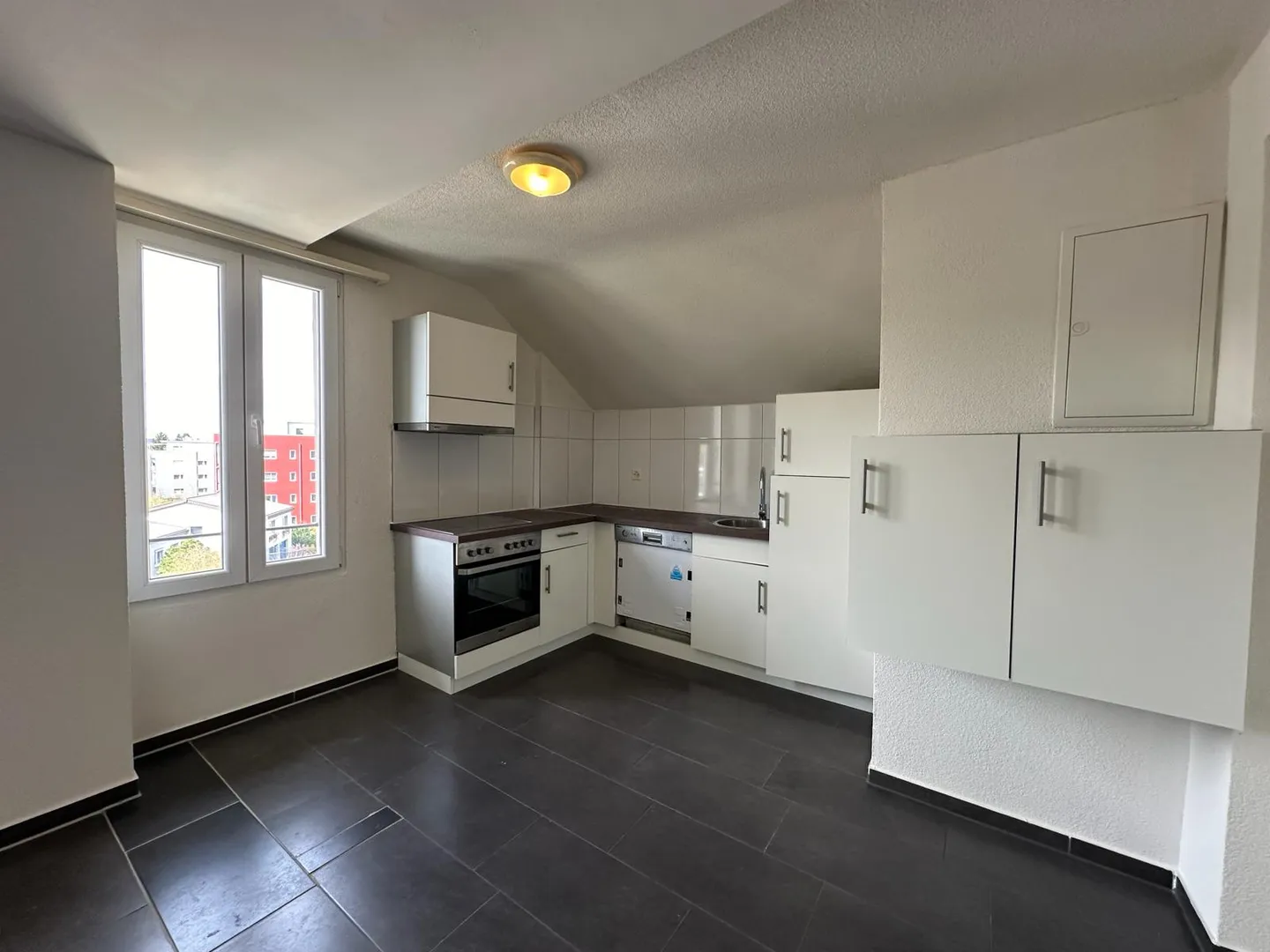 Modern 4.5-Room Apartment – Your New Home for Comfort - Photo 3 of 5